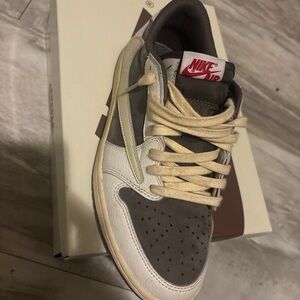 Travis Scott Men's Cream and Brown Sneakers
